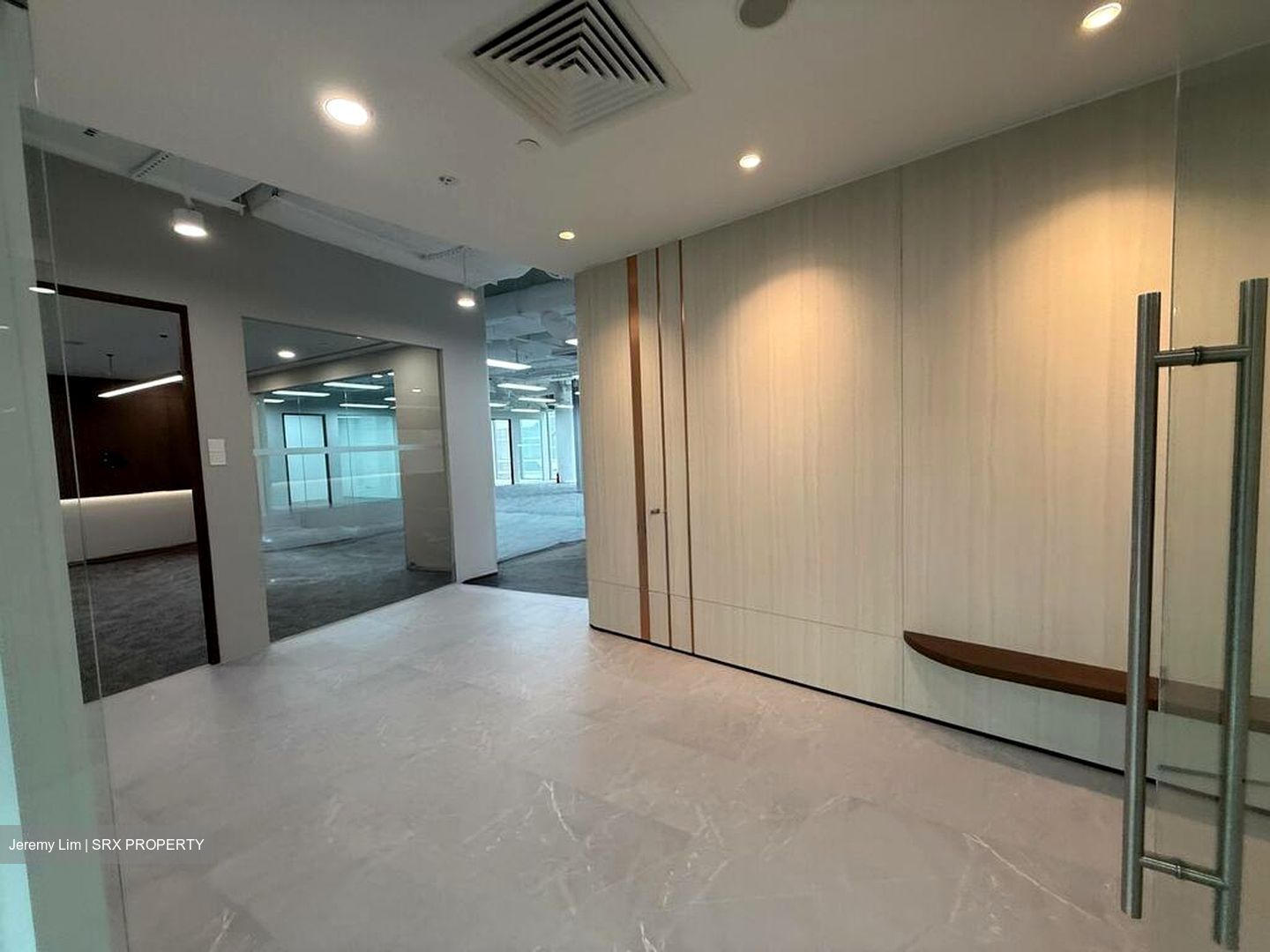 Sandcrawler (D5), Office #498347791